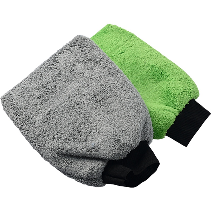 Features and considerations associated with microfiber car wash mitts