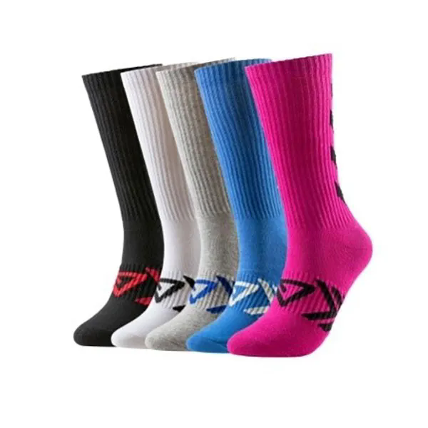 The Benefits and Style of Sports Knee-High Socks